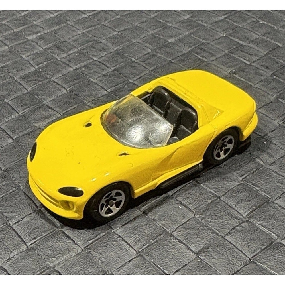 Dodge Viper RT 10 Hot Wheels Diecast Car Vintage 90s Yellow Convertible 1:64